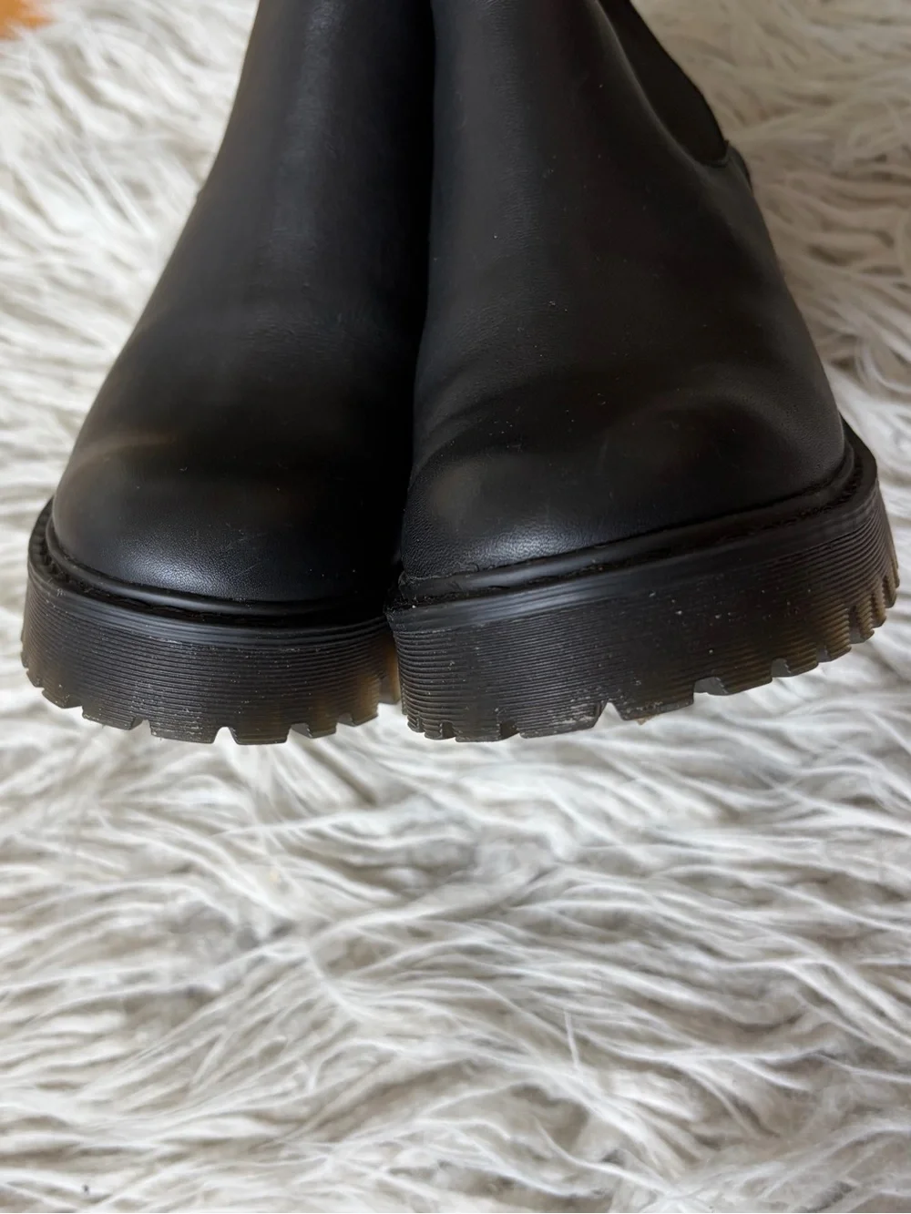 Dr Martens Hurston Chelsea High Block Heel Platform Pull On Black Boots EUC Sz 7